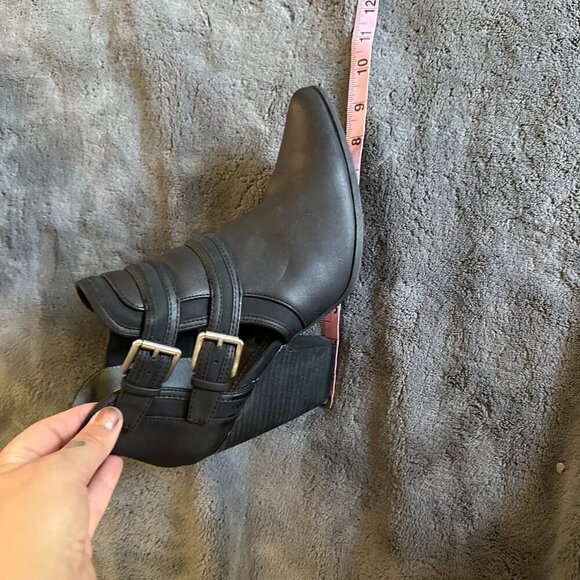 Black Pointed Toe Heel Ankle Booties Charles David Women 8.5 - Picture 3 of 8